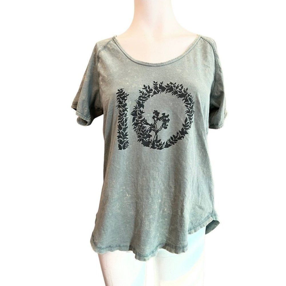 IO Ladies Large Light Green Tie Dye T Shirt Top Trees Leaves Asymmetrical Hem